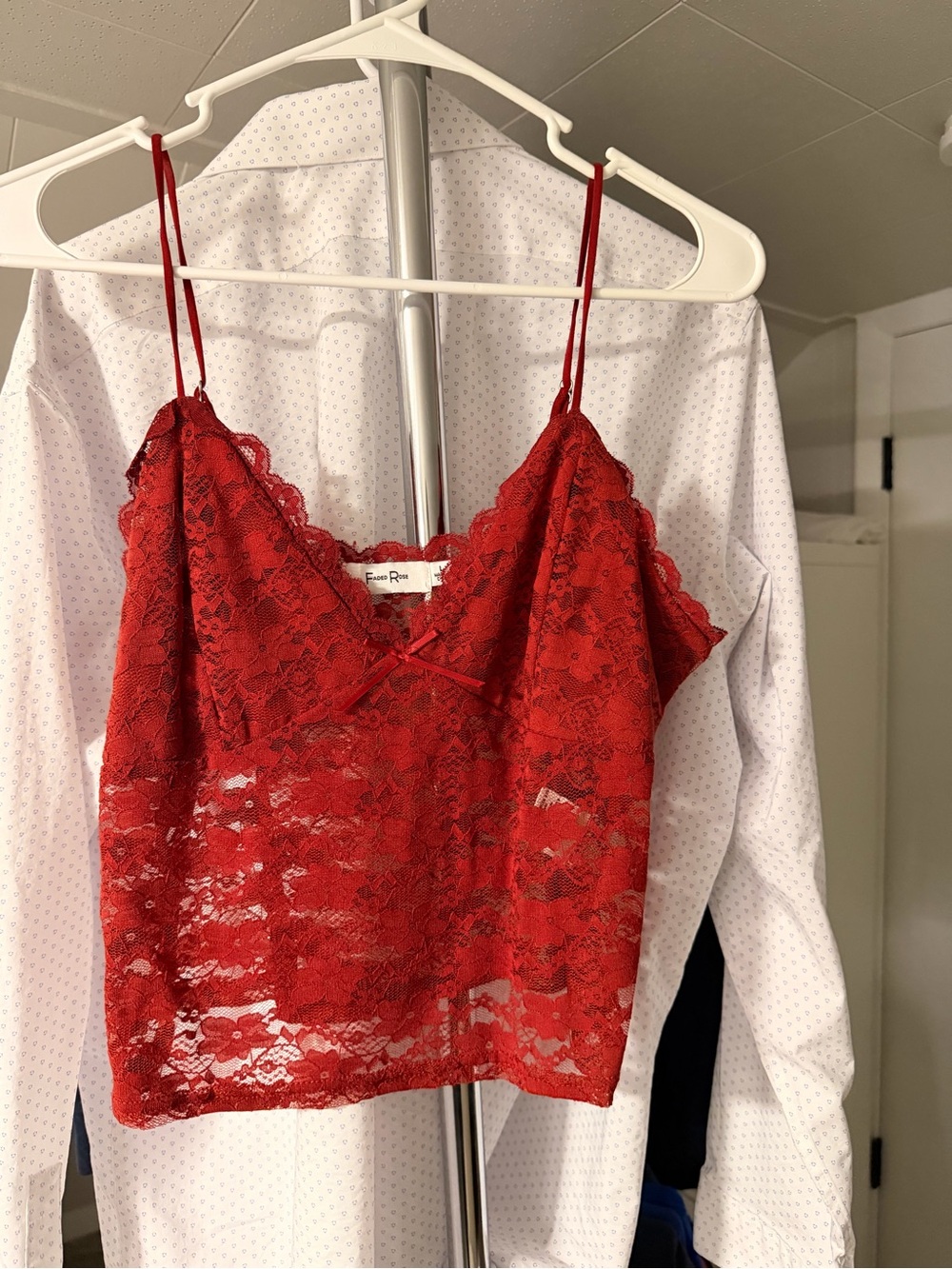 Red Lace Camisole Crop Top - Femme Rouge